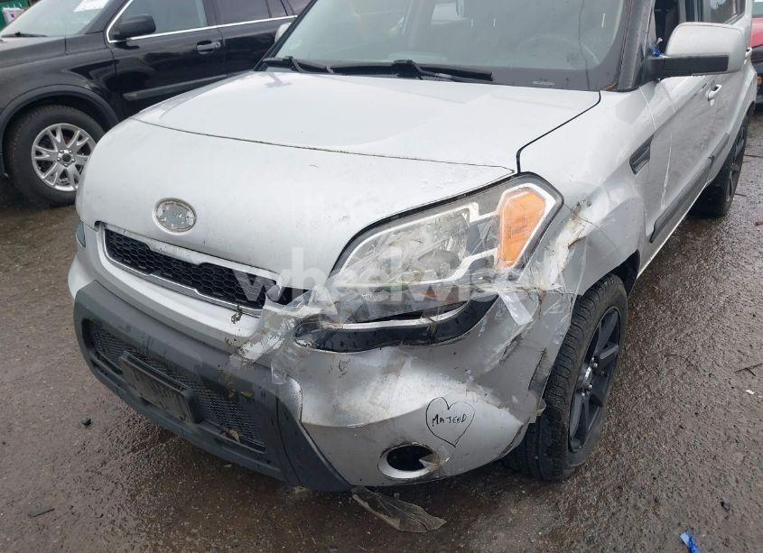 Photo 6 of 2011 Kia Soul + (VIN KNDJT2A29B7704621)