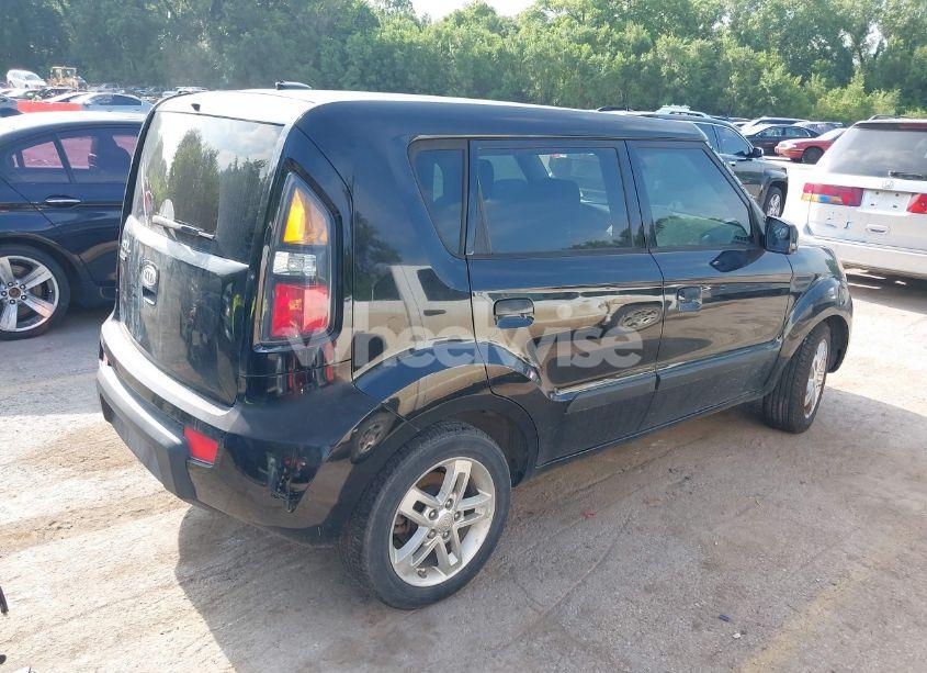 Photo 4 of 2010 Kia Soul + (VIN KNDJT2A2XA7033118)