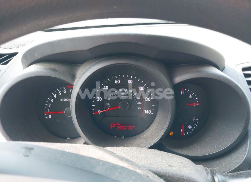 Photo 7 of 2010 Kia Soul + (VIN KNDJT2A2XA7033118)