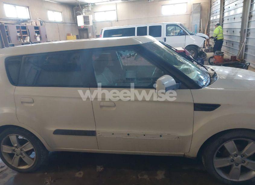 Photo 13 of 2010 Kia Soul (VIN KNDJT2A2XA7046354)