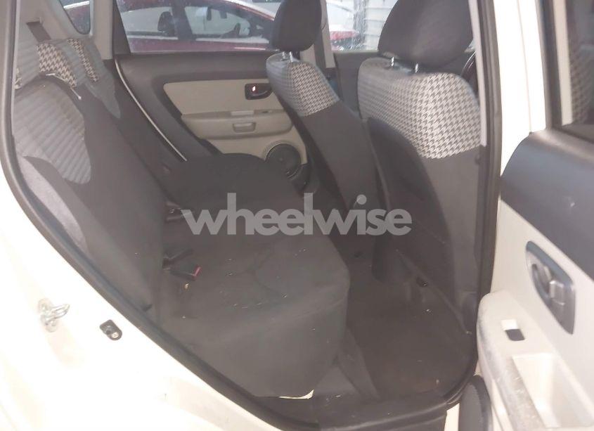 Photo 8 of 2010 Kia Soul (VIN KNDJT2A2XA7046354)