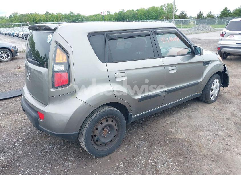 Photo 4 of 2010 Kia Soul SPORT (VIN KNDJT2A2XA7049822)