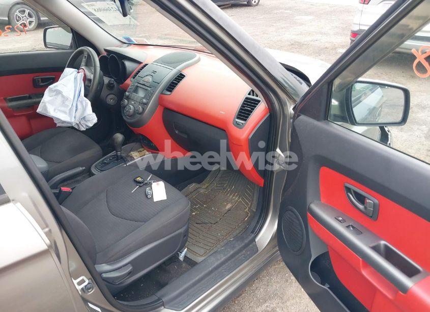 Photo 5 of 2010 Kia Soul SPORT (VIN KNDJT2A2XA7049822)