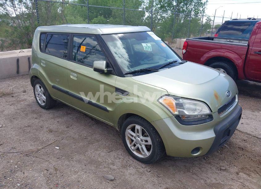 2010 Kia Soul + (VIN KNDJT2A2XA7079483) main photo