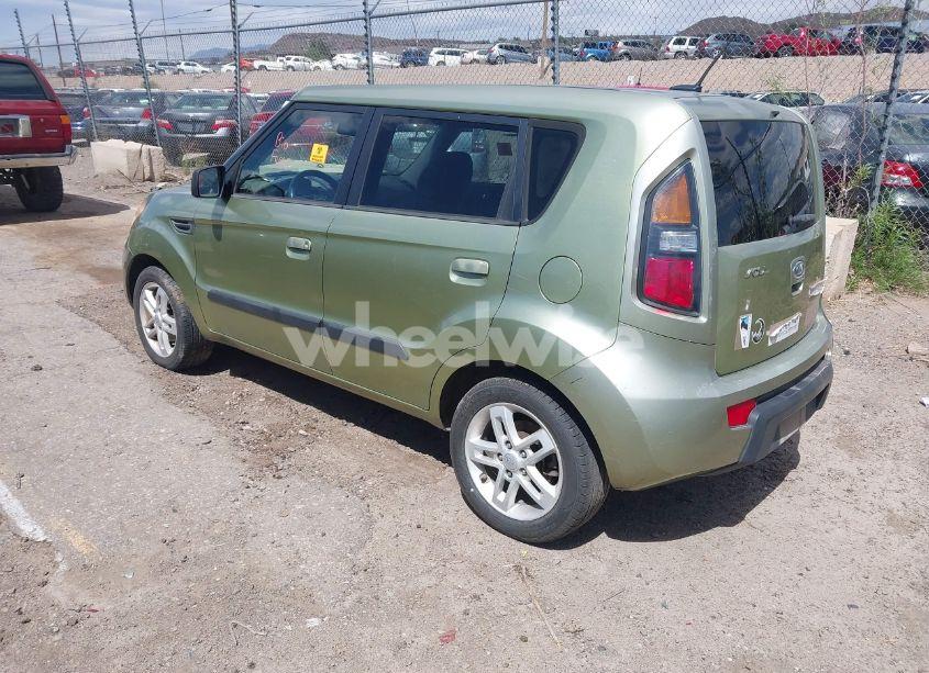 Photo 3 of 2010 Kia Soul + (VIN KNDJT2A2XA7079483)