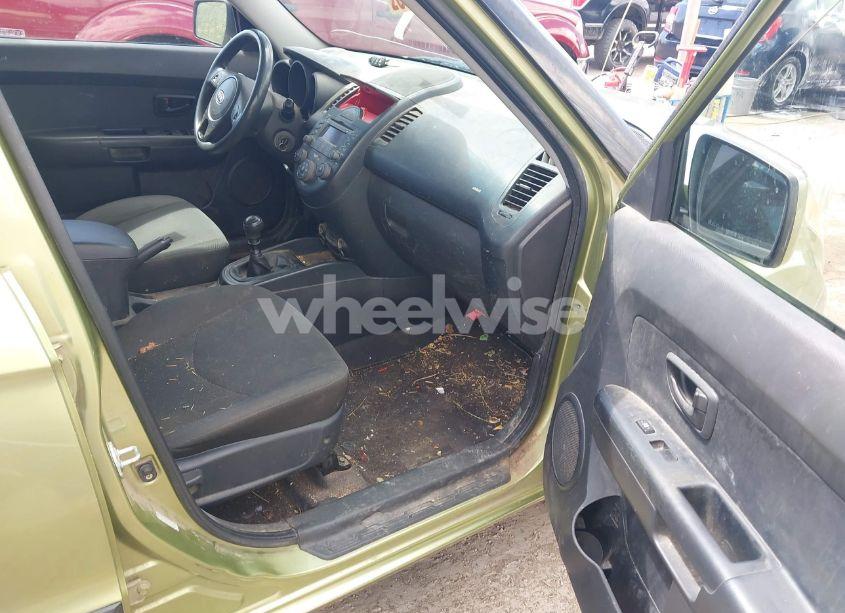 Photo 5 of 2010 Kia Soul + (VIN KNDJT2A2XA7079483)