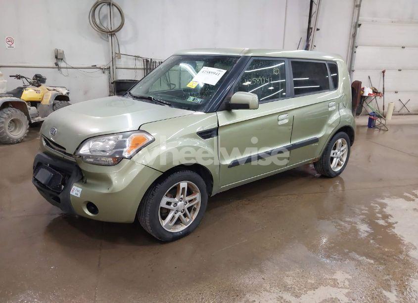 Photo 2 of 2010 Kia Soul + (VIN KNDJT2A2XA7081217)