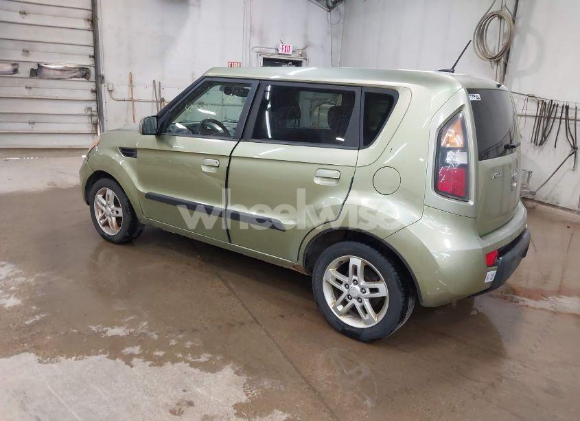 Photo 3 of 2010 Kia Soul + (VIN KNDJT2A2XA7081217)