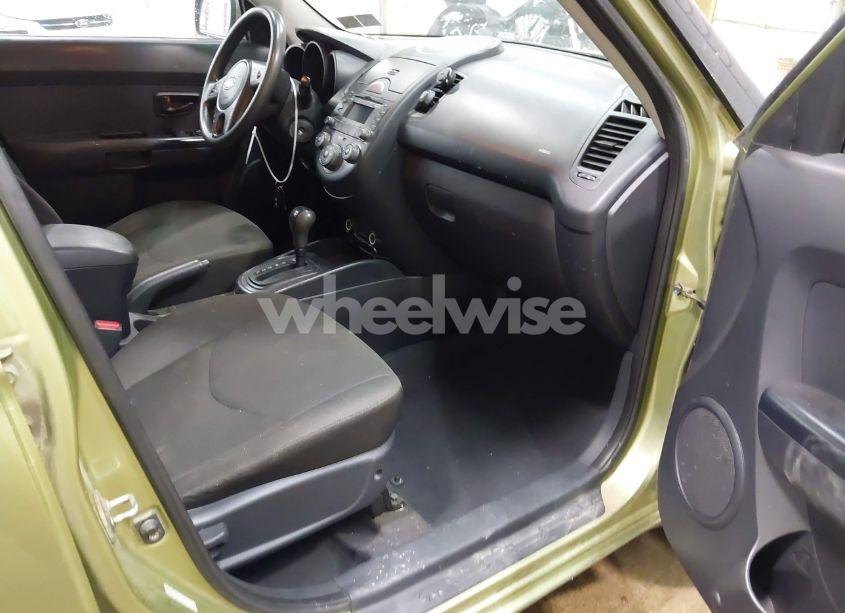Photo 5 of 2010 Kia Soul + (VIN KNDJT2A2XA7081217)