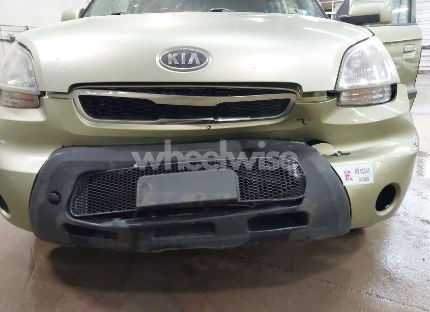 Photo 6 of 2010 Kia Soul + (VIN KNDJT2A2XA7081217)