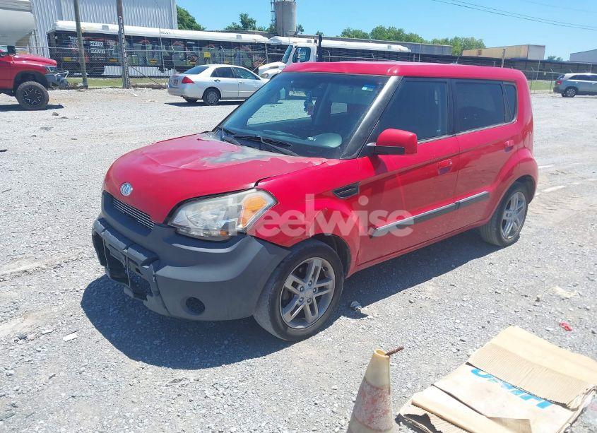 Photo 2 of 2010 Kia Soul + (VIN KNDJT2A2XA7137284)
