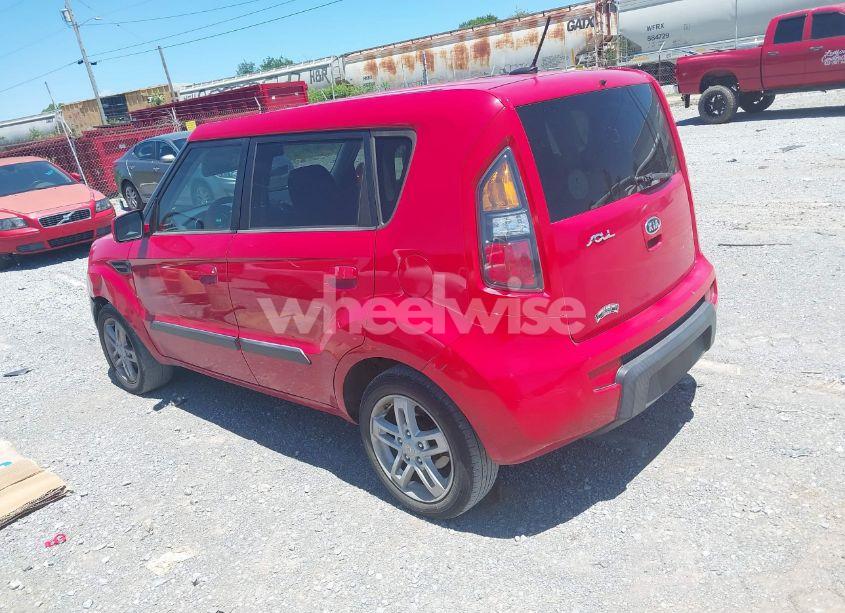 Photo 3 of 2010 Kia Soul + (VIN KNDJT2A2XA7137284)