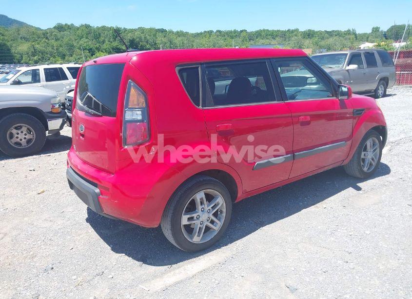 Photo 4 of 2010 Kia Soul + (VIN KNDJT2A2XA7137284)