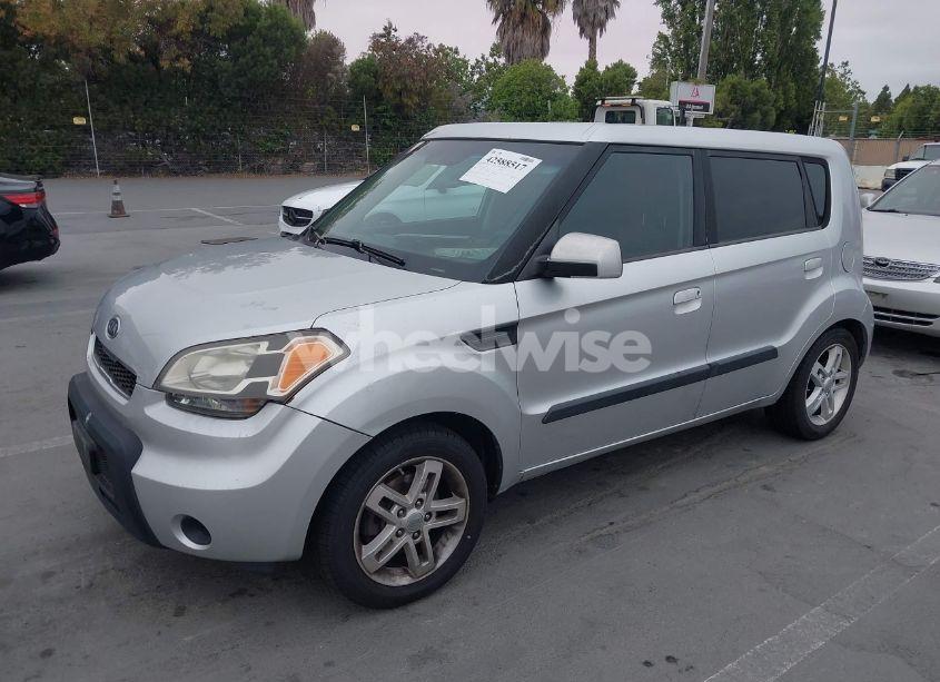 Photo 2 of 2010 Kia Soul + (VIN KNDJT2A2XA7145255)