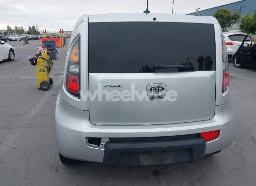 Photo 6 of 2010 Kia Soul + (VIN KNDJT2A2XA7145255)