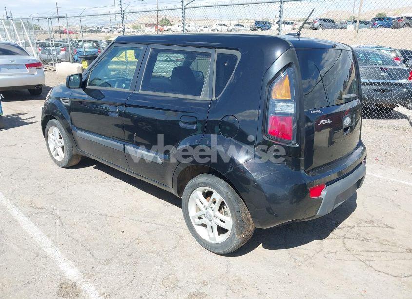 Photo 3 of 2010 Kia Soul + (VIN KNDJT2A2XA7180619)