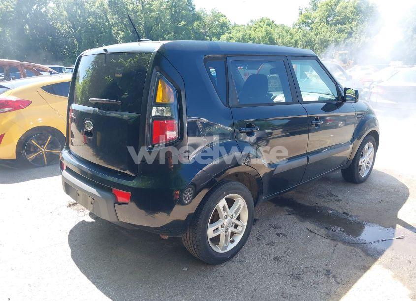 Photo 4 of 2011 Kia Soul + (VIN KNDJT2A2XB7198023)