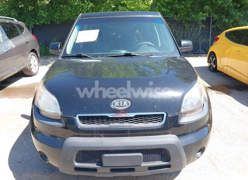 Photo 6 of 2011 Kia Soul + (VIN KNDJT2A2XB7198023)