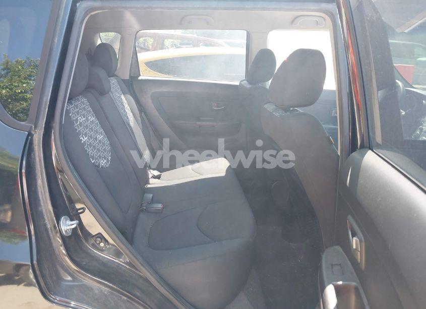 Photo 8 of 2011 Kia Soul + (VIN KNDJT2A2XB7198023)