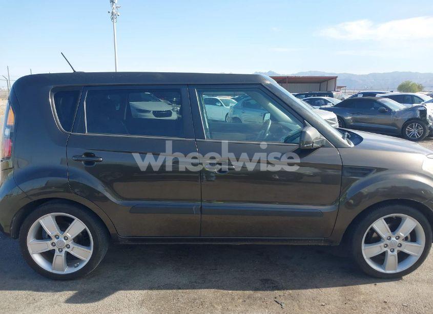 Photo 12 of 2011 Kia Soul ! (VIN KNDJT2A2XB7203110)