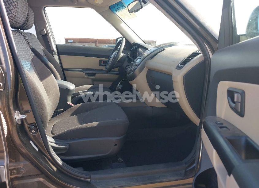 Photo 5 of 2011 Kia Soul ! (VIN KNDJT2A2XB7203110)