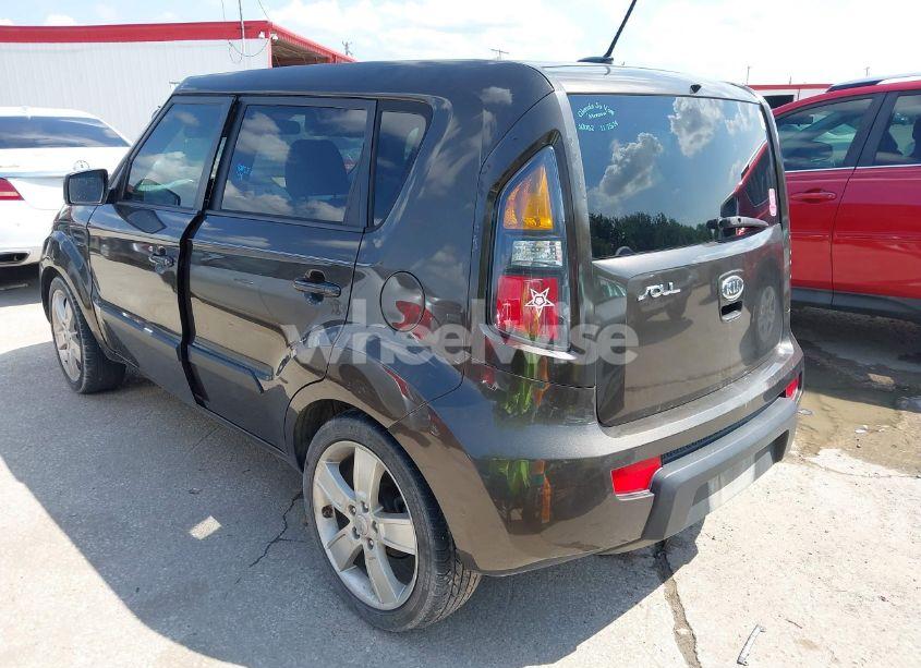 Photo 3 of 2011 Kia Soul ! (VIN KNDJT2A2XB7215788)