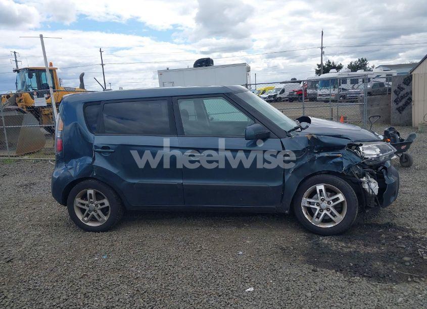 Photo 13 of 2011 Kia Soul + (VIN KNDJT2A2XB7226600)