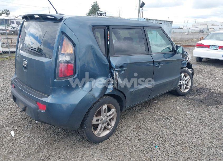 Photo 4 of 2011 Kia Soul + (VIN KNDJT2A2XB7226600)