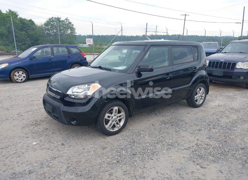 Photo 2 of 2011 Kia Soul + (VIN KNDJT2A2XB7314434)