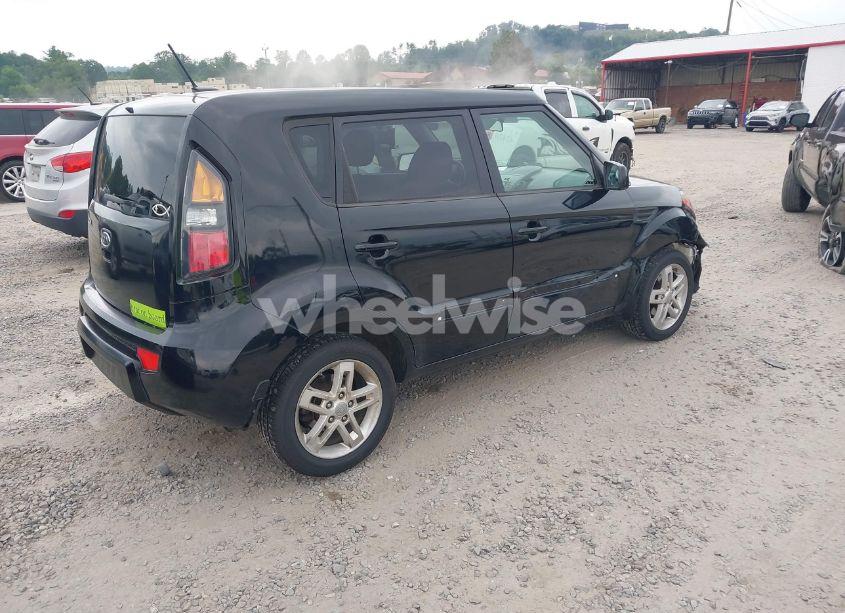 Photo 4 of 2011 Kia Soul + (VIN KNDJT2A2XB7314434)