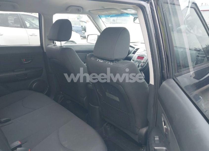 Photo 8 of 2011 Kia Soul + (VIN KNDJT2A2XB7314434)