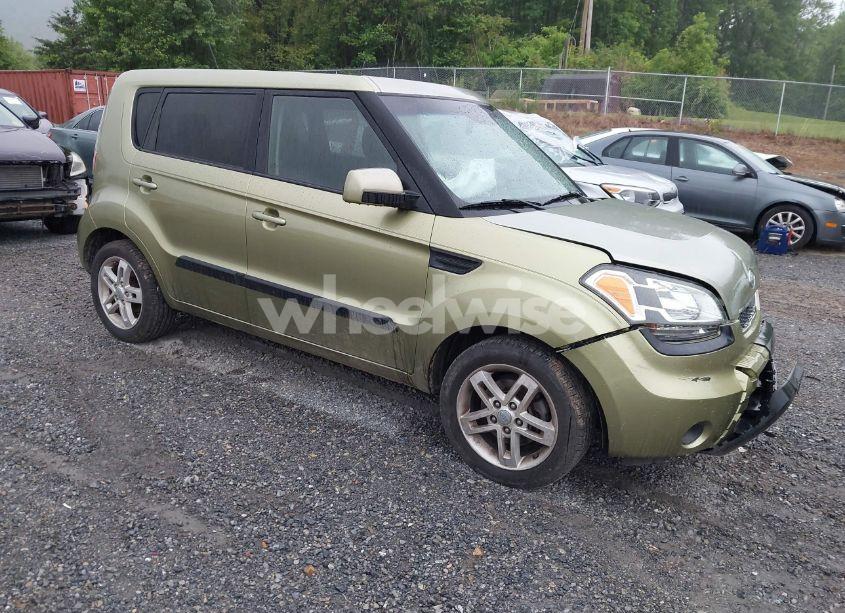 2011 Kia Soul + (VIN KNDJT2A2XB7331458) main photo