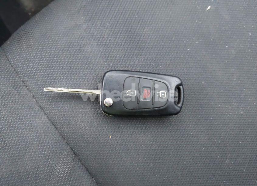 Photo 11 of 2011 Kia Soul + (VIN KNDJT2A2XB7331458)