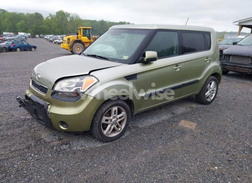 Photo 2 of 2011 Kia Soul + (VIN KNDJT2A2XB7331458)