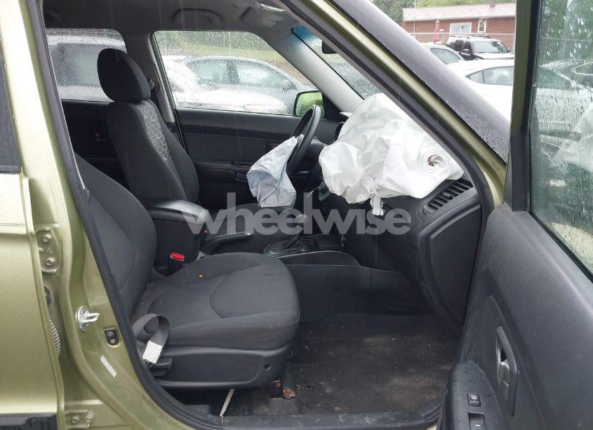 Photo 5 of 2011 Kia Soul + (VIN KNDJT2A2XB7331458)