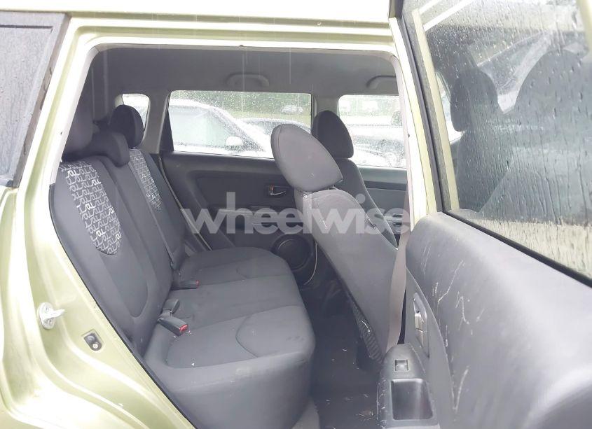 Photo 8 of 2011 Kia Soul + (VIN KNDJT2A2XB7331458)