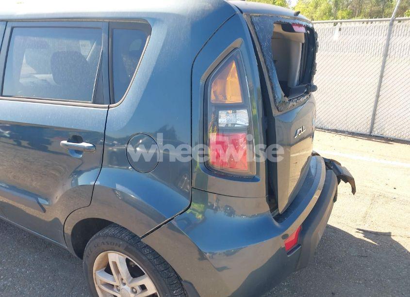 Photo 13 of 2011 Kia Soul + (VIN KNDJT2A2XB7340449)