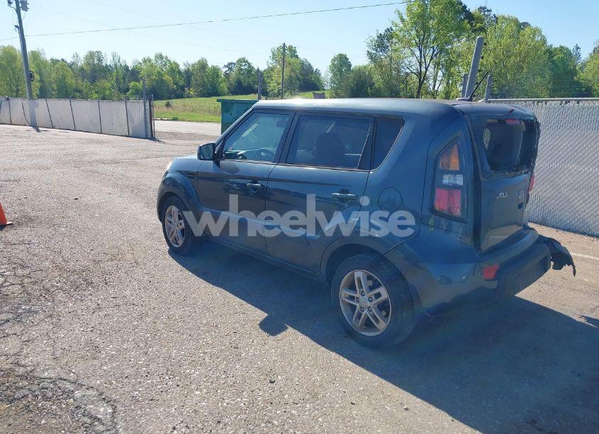 Photo 3 of 2011 Kia Soul + (VIN KNDJT2A2XB7340449)