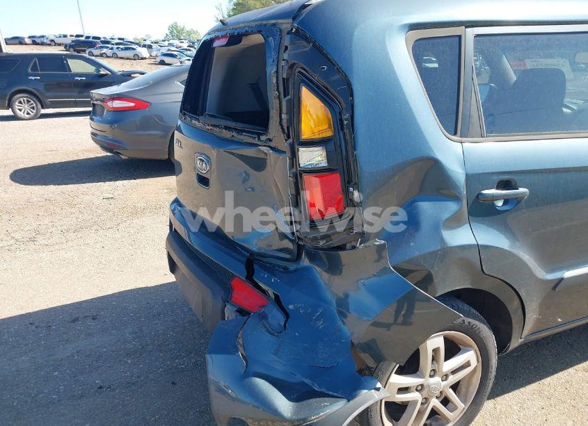 Photo 6 of 2011 Kia Soul + (VIN KNDJT2A2XB7340449)