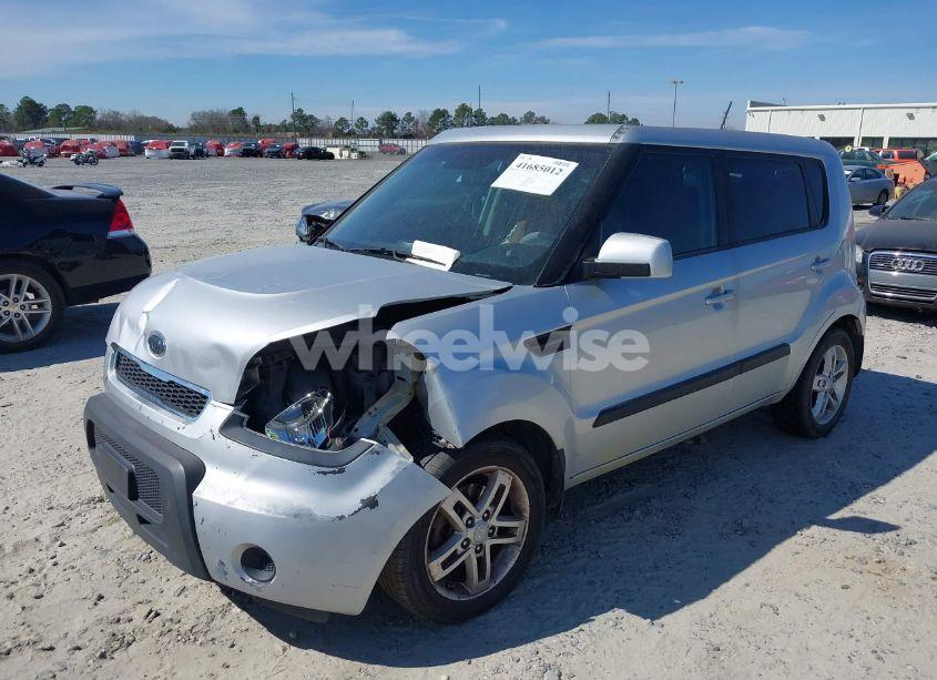 Photo 6 of 2011 Kia Soul + (VIN KNDJT2A2XB7716454)