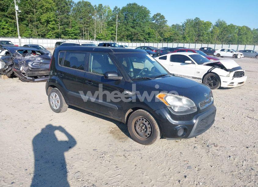 2012 Kia Soul (VIN KNDJT2A50C7456108) main photo