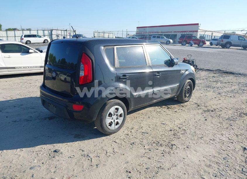 Photo 4 of 2012 Kia Soul (VIN KNDJT2A50C7456108)