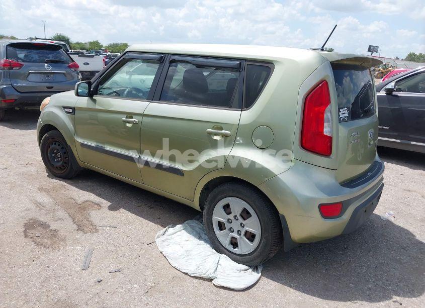 Photo 3 of 2013 Kia Soul (VIN KNDJT2A50D7551009)
