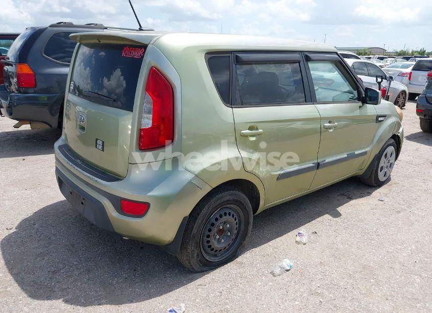 Photo 4 of 2013 Kia Soul (VIN KNDJT2A50D7551009)
