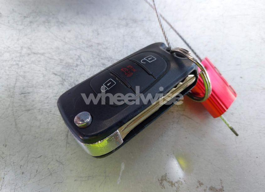 Photo 11 of 2013 Kia Soul (VIN KNDJT2A50D7568070)