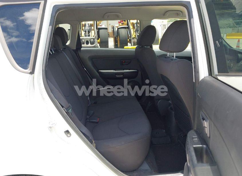 Photo 8 of 2013 Kia Soul (VIN KNDJT2A50D7568070)
