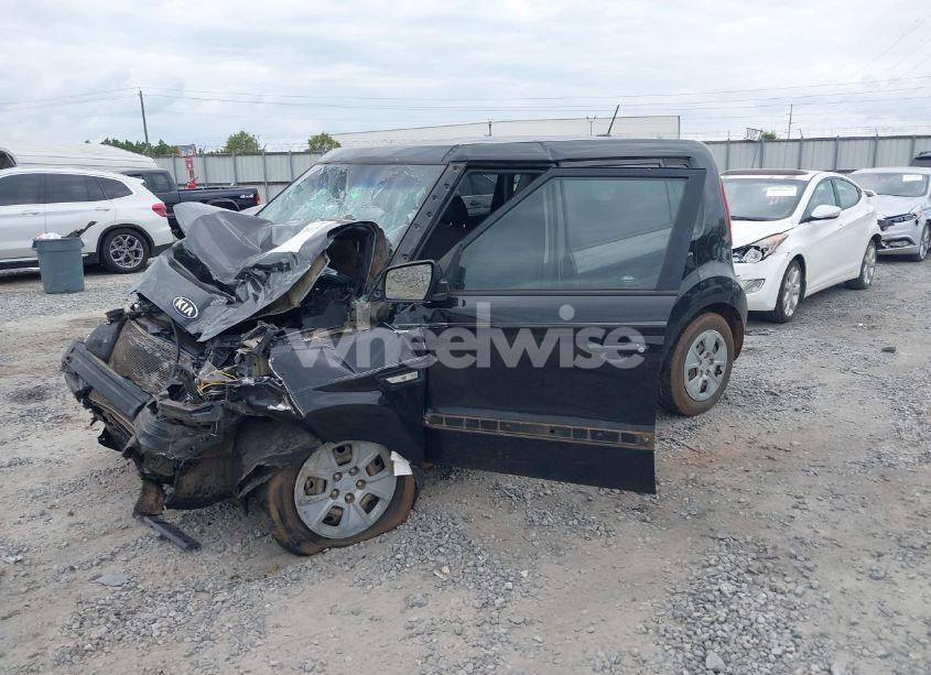 Photo 2 of 2013 Kia Soul (VIN KNDJT2A50D7600659)