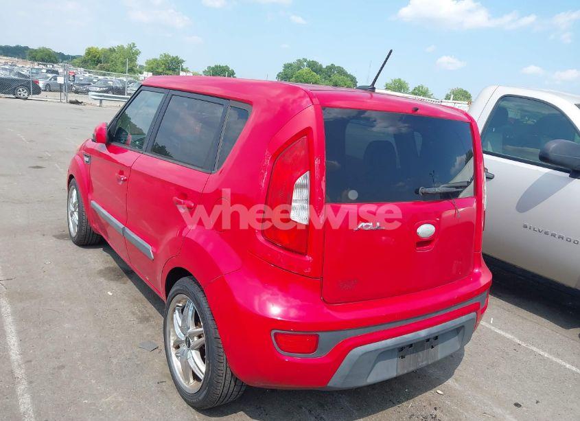 Photo 3 of 2013 Kia Soul (VIN KNDJT2A50D7634570)