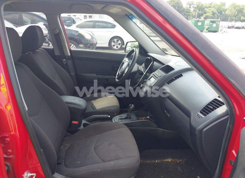 Photo 5 of 2013 Kia Soul (VIN KNDJT2A50D7634570)