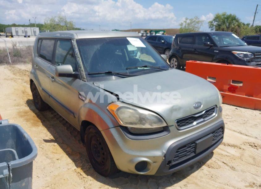 2012 Kia Soul (VIN KNDJT2A51C7377790) main photo